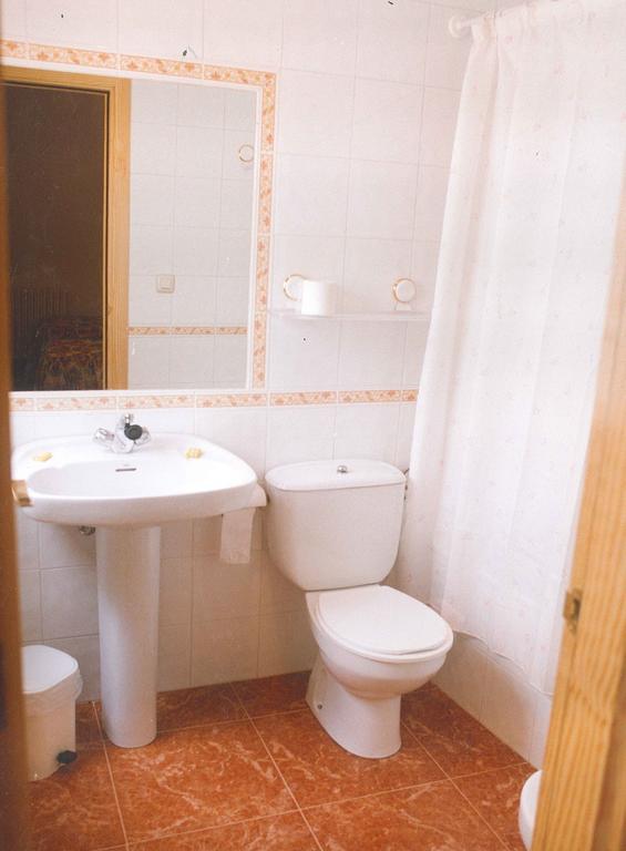 Hostal Cuatro Esquinas Ejea De Los Caballeros Pokoj fotografie