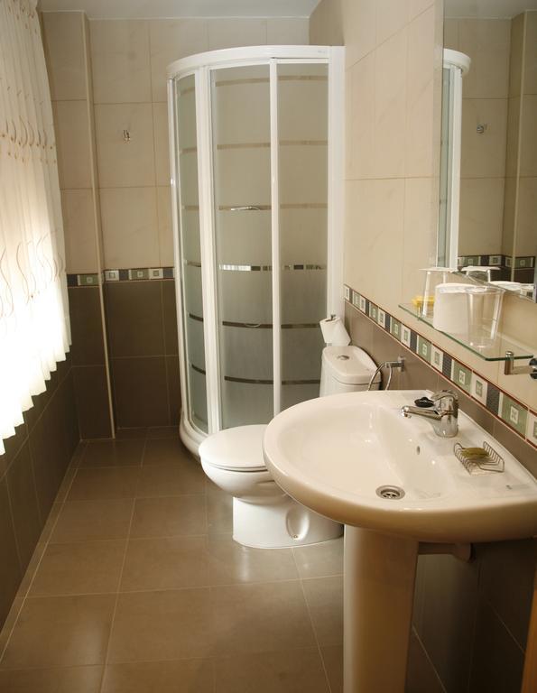 Hostal Cuatro Esquinas Ejea De Los Caballeros Exteriér fotografie